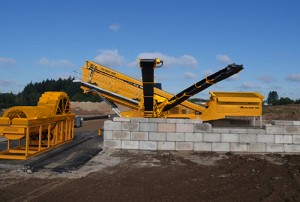 IRock redesigned its TS 522 TDR screening plant with rinsers for ConExpo-Con/Agg. Photo courtesy of IRock