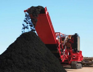 The ratio of primary and secondary colorant application by the Generation 2 Colorizer can be adjusted to match different feedstocks and mulch specifications. Photo courtesy of Rotochopper.