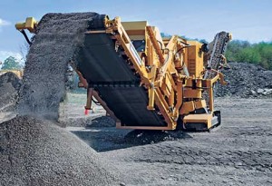 Screen Machine developed a programmable mobile controller for its 4043TR recirculating impact crusher as a way to monitor machine diagnostics. Photo courtesy of Screen Machine