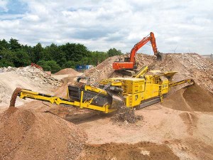 The IDTechEx report forecasts that more than 164,000 electric vehicles will be sold in 2028. Pictured is a Keestrack diesel-electric R5e crusher unit. Photo courtesy of Keestrac