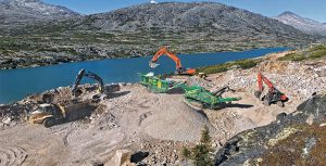 The worksite was next to a lake, which required environmental protection measures to be put in place. The site was also continuously monitored for compliance. Photo courtesy of McCloskey International