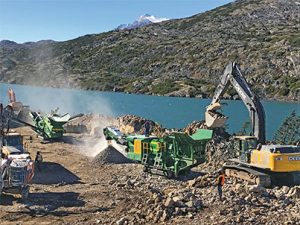 The project called for clearing a site to install track for a turnaround, as well as crushing and screening rock for railroad ballast that was necessary for track stability. Photo courtesy of McCloskey International