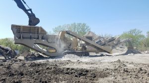 Producers now have the option of including a pre-screen on the FT4250. Photo courtesy of KPI-JCI & Astec Mobile Screens