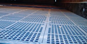 Although polyurethane provides 30 to 40 percent less open area than wire cloth, it offers extended wear life over wire media. (Photo: McLanahan Corp.)